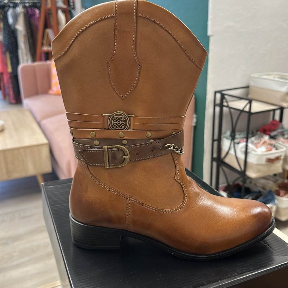 Sandro Moscoloni Robin belted leather boots NIB